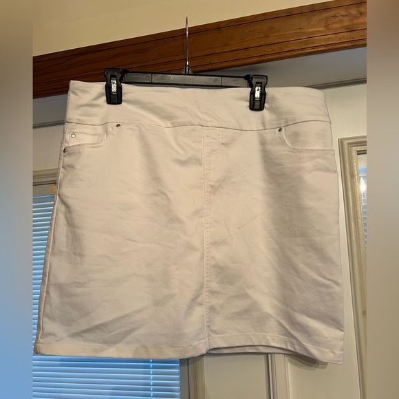 S.C.&CO. Jean skort - Picture 4 of 5